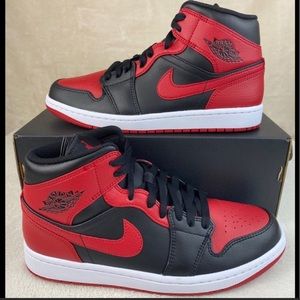 XMAS SALE** Air Jordan 1 Mid Banned (BRED)